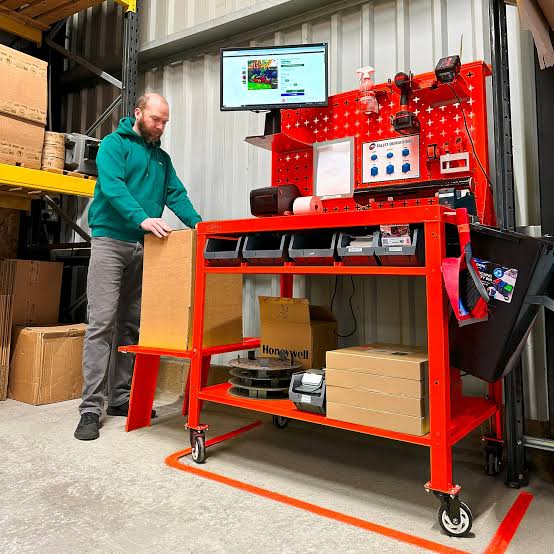 Packing bench, branded box